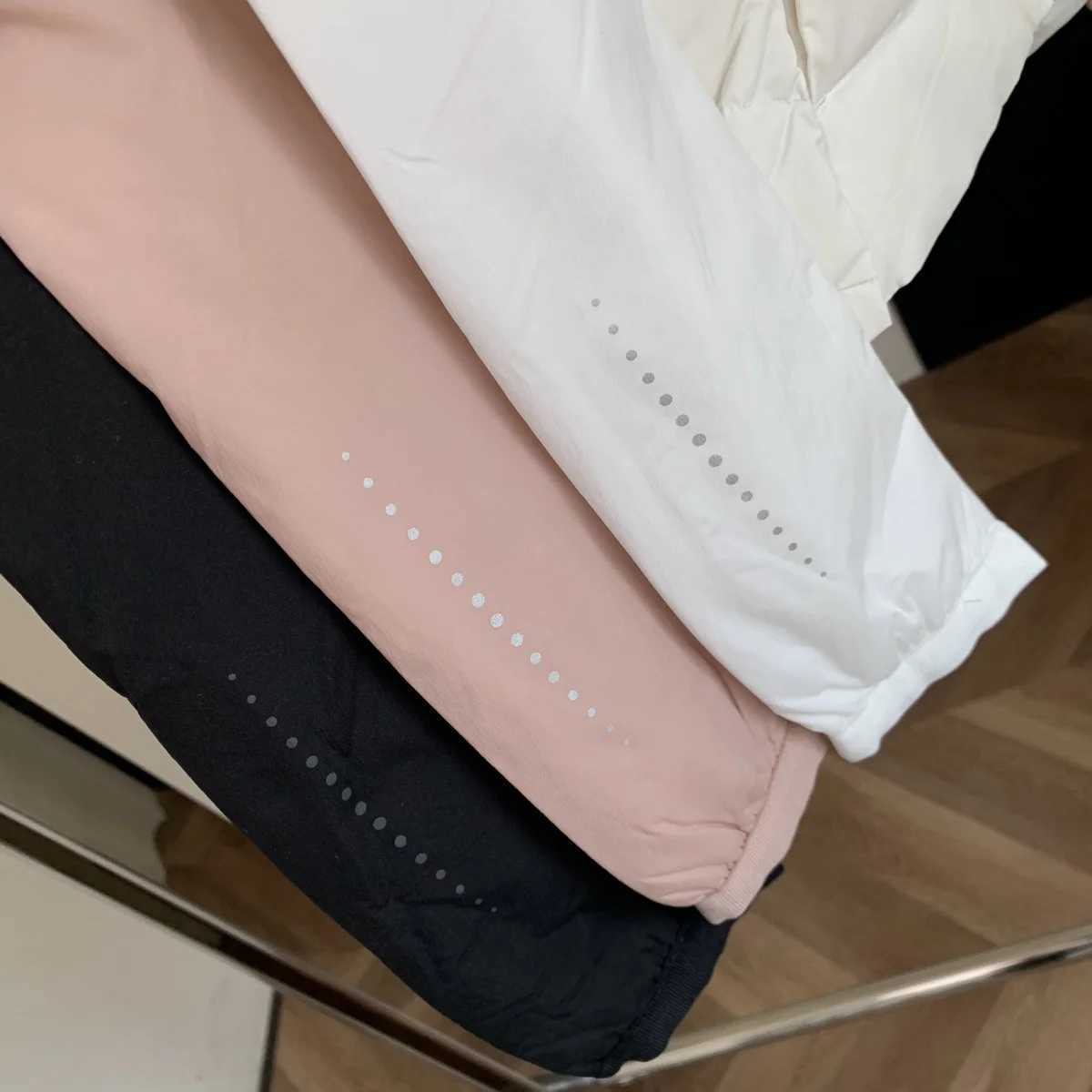 Womens Ultra Light Down Jacket 90 White Duck Down Female Slim Fit Down Yoga Trendy Portable Hoodie Outwear Coats DJ03 W251016