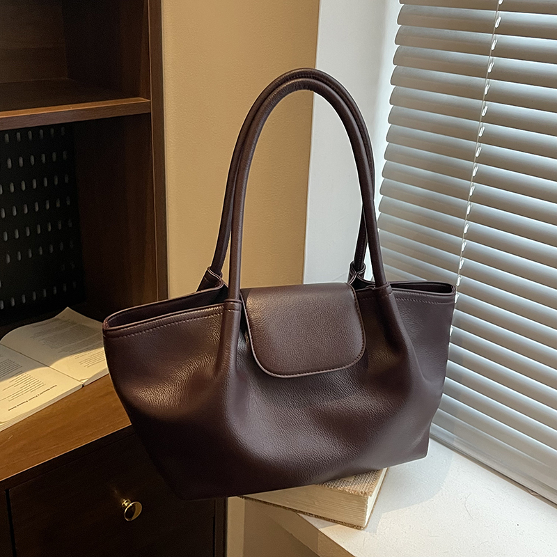 2025 New Fashionable Student Phone Bag with Large Capacity, Advanced Versatile, Leisure, Simple, and Niche Features for Women's Shopping, Commuti