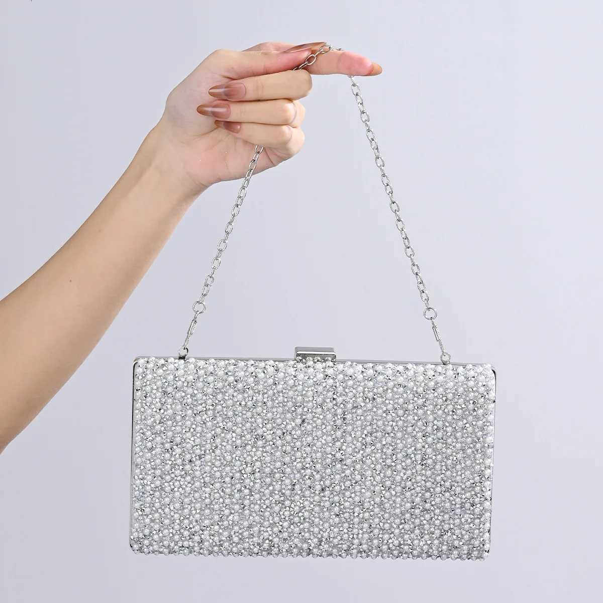 Ladies Evening Bags Clutch Bag Elegant Shiny Hard Metal Buckle Wedding Bridal Dress Evening Bag Banquet Party Handbags Z251017