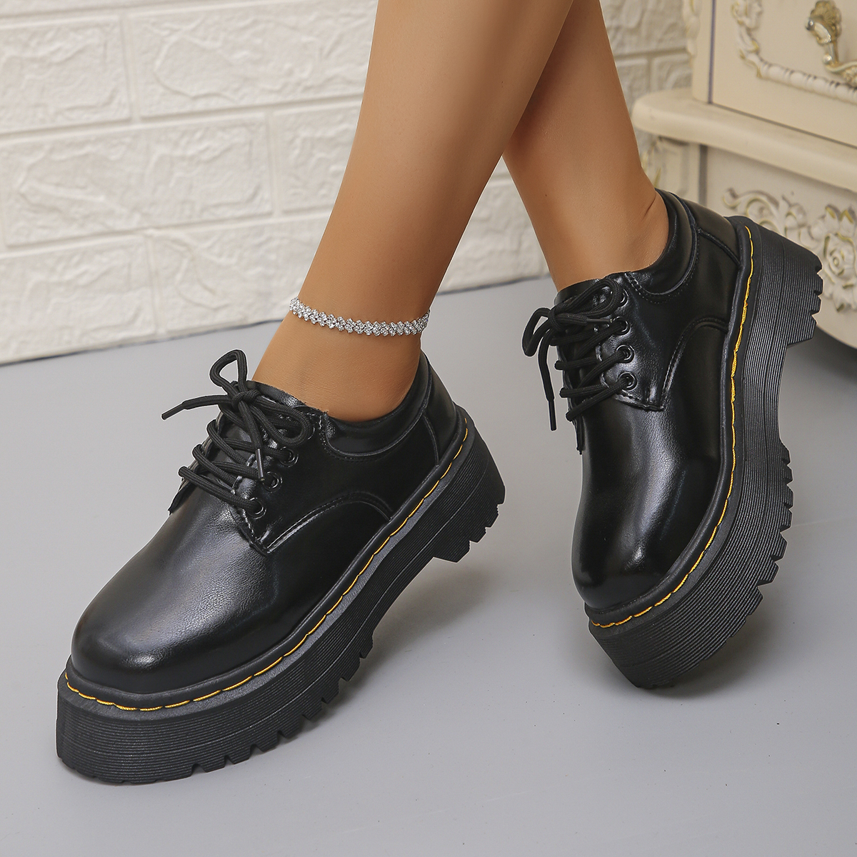 Women's Leather Round-Toe Low-Top Ankle Boots with Platform Soles for Students