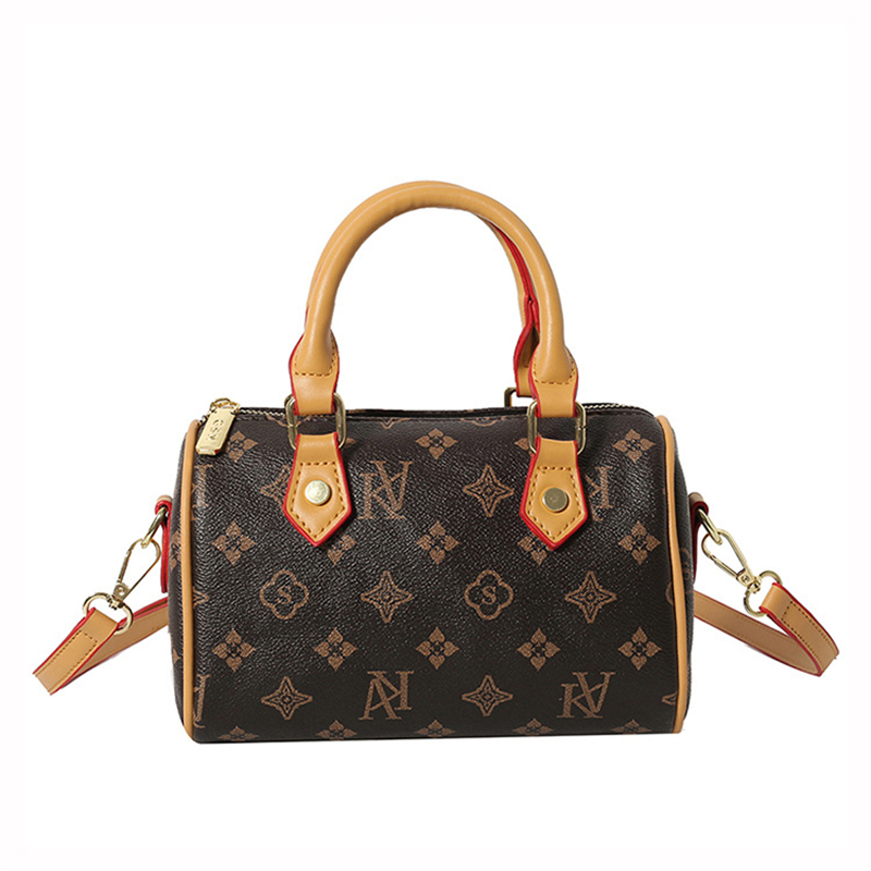 Free shipping Designer Shoulder Bags Fashionable highquality light luxury versatile printed commuter handbag shoulder bag womens bag