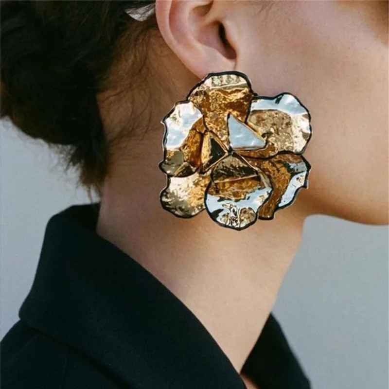 Vintage Metal Large Gold Color Flower Earrings for Women Girls Exaggerated Big Earrings Holiday Party Jewelry Gifts 251016