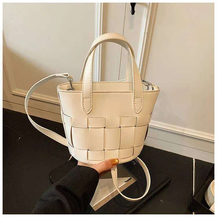 High Quality Sier Shoulder Bucket New Stylish Woven Handheld Crossbody Women S Bag