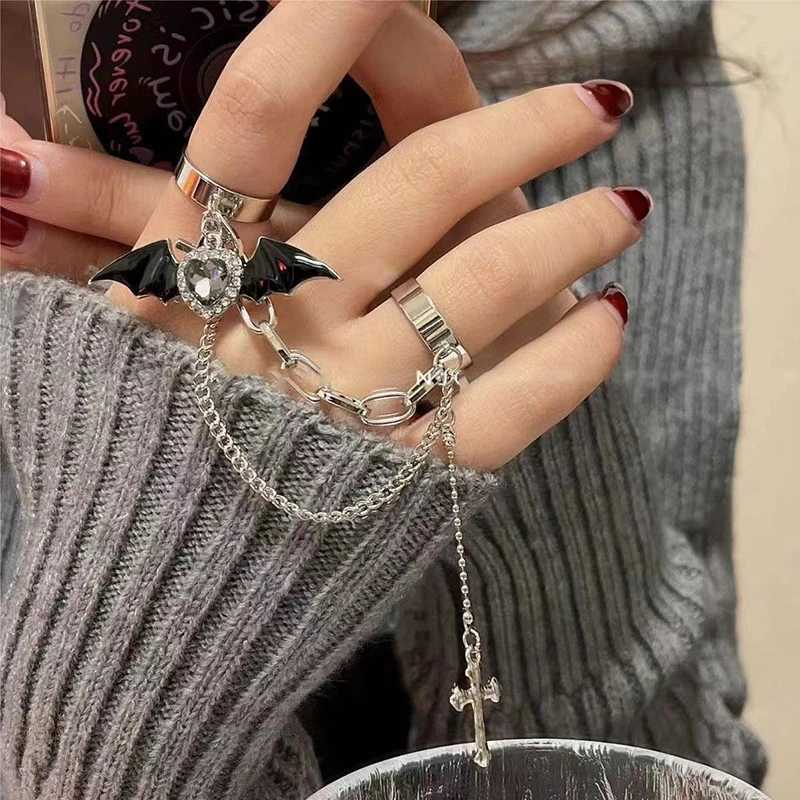 Y2K Little Devil Heart Wing Ring for Women Men Gothic Dark Cross Chain Pendant Love Crystal Opening Two Fingers Fashion Jewelry Z251017