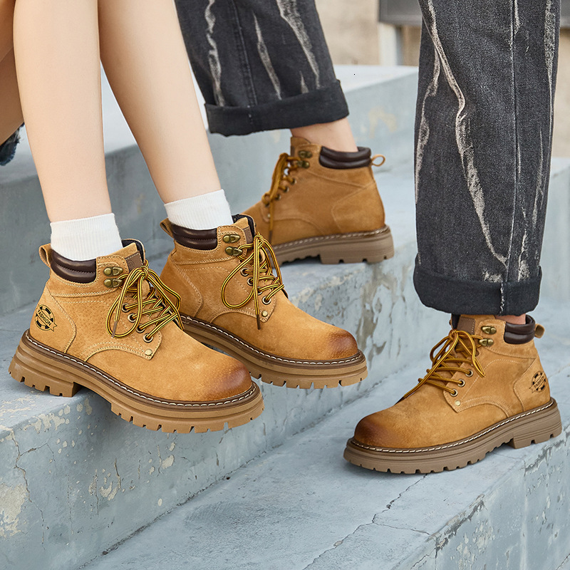 Designer's genuine leather yellow boots for autumn and winter 2025 new men's shoes, British style short boots, thick soled Martin boots, wom