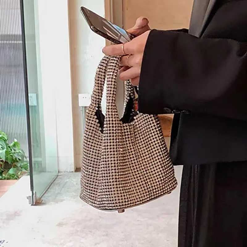 Fashionable Diamondembellished Water Bucket Shape Evening Bag For Women New Spring 2024 Collection Wholesale Z251017