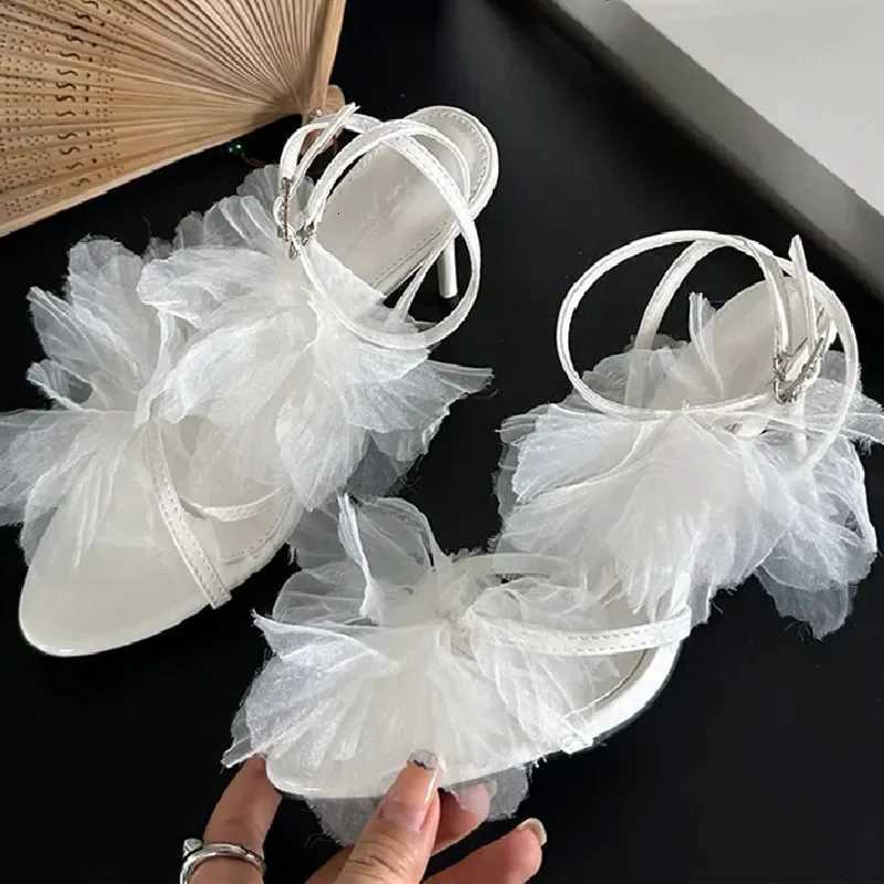 Luxury Rhinestone Buckle Flower Women Sandals Sexy Open Toe Narrow Band Designer Brand Sandals Fashion Pointed Toe Slide Sandals Z251015