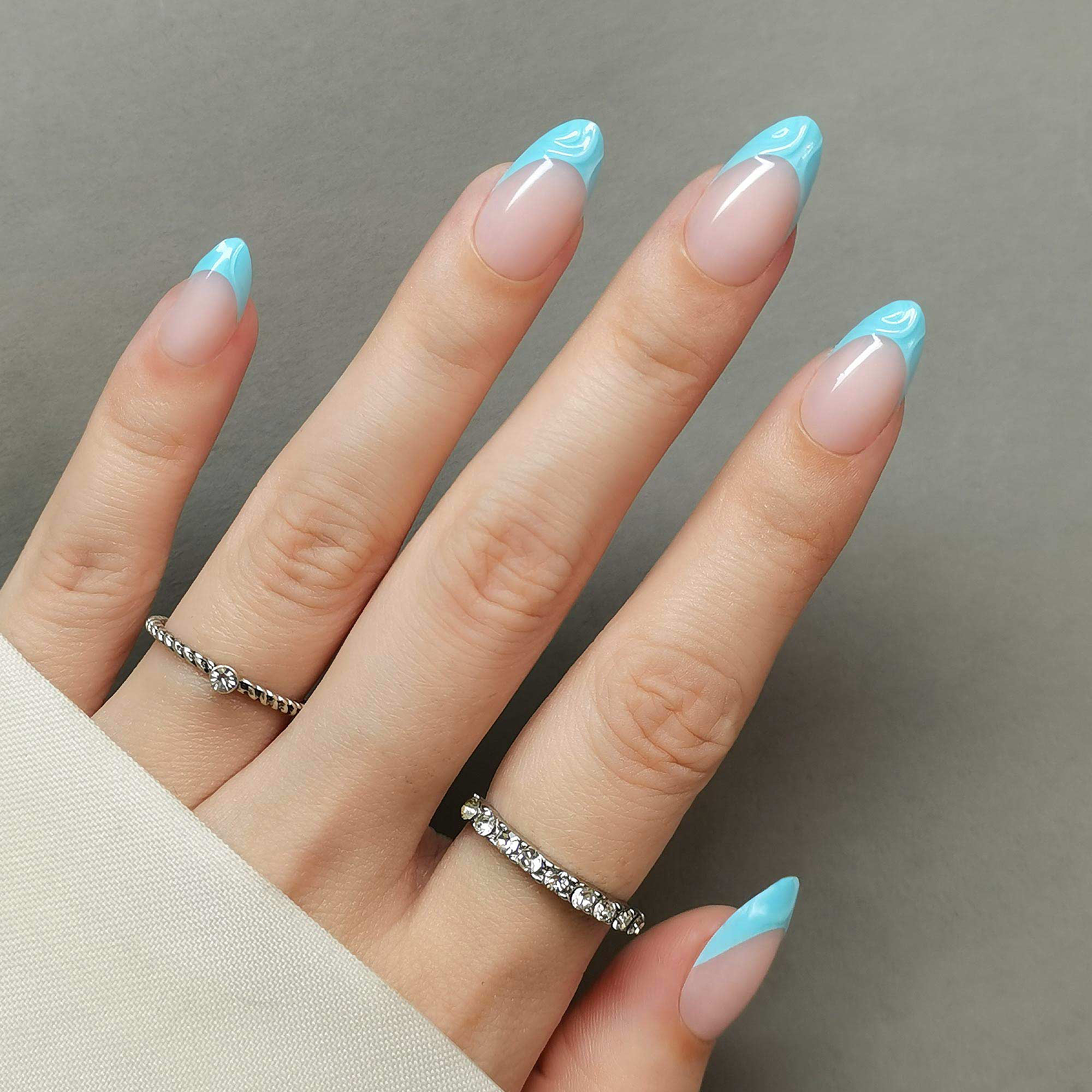 32pcs 3D Fake Nails Reusable Press on Nails French Design Almond Nail Tips Acrylic False Nails Unique Nail Art Nail Charm