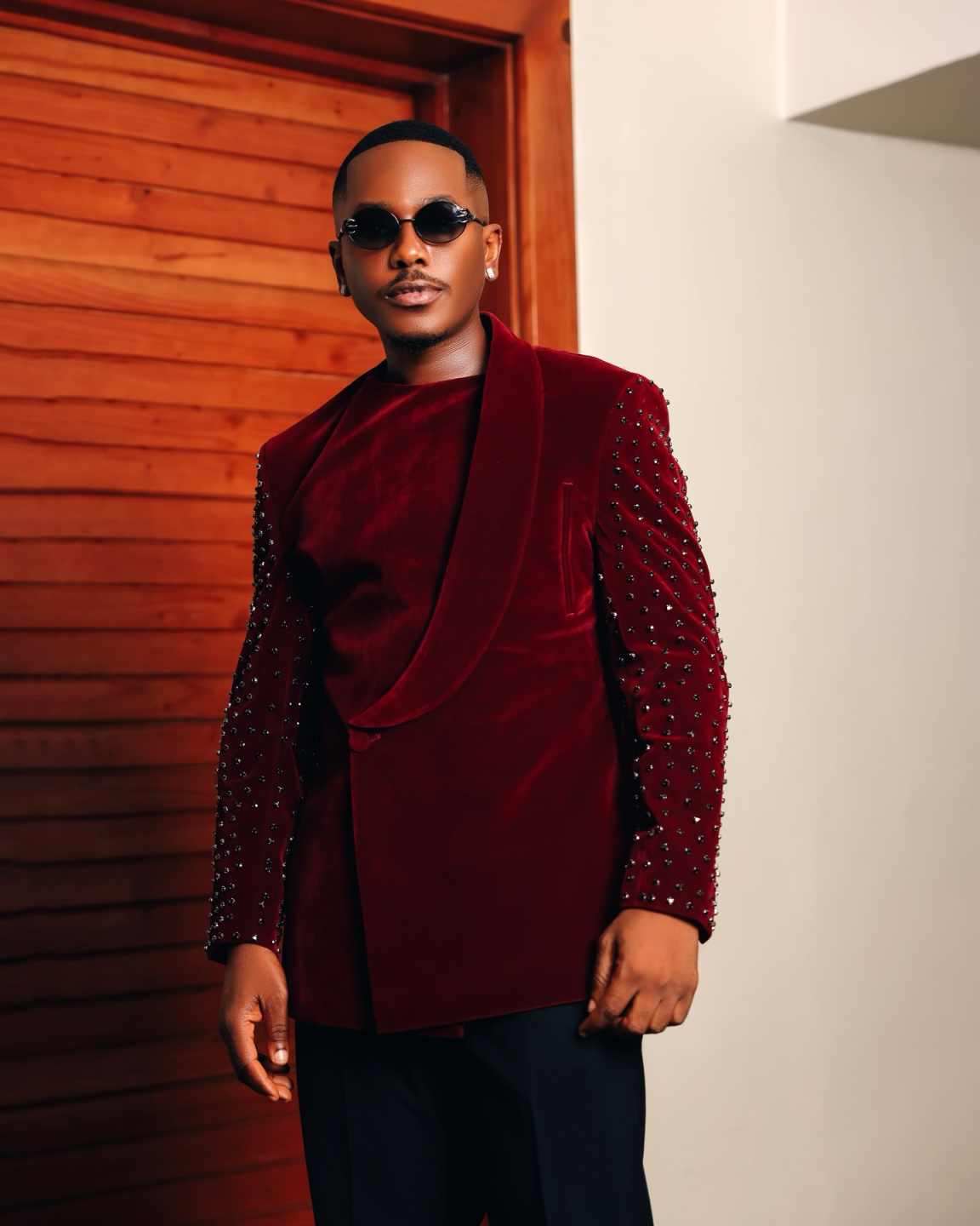 Modern Wedding Tuxedos Beaded 2 Piece Set Jacket Pants Men Suit Design Single Breasted Evening Prom Groom Blazers Customized