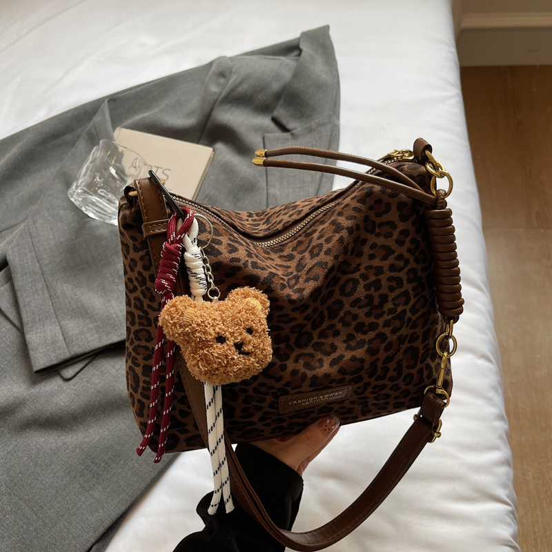 Ladies' fashionable mobile phone bag with large capacity function, new high-end leisure versatile, compact and simple shopping commuting shoulder