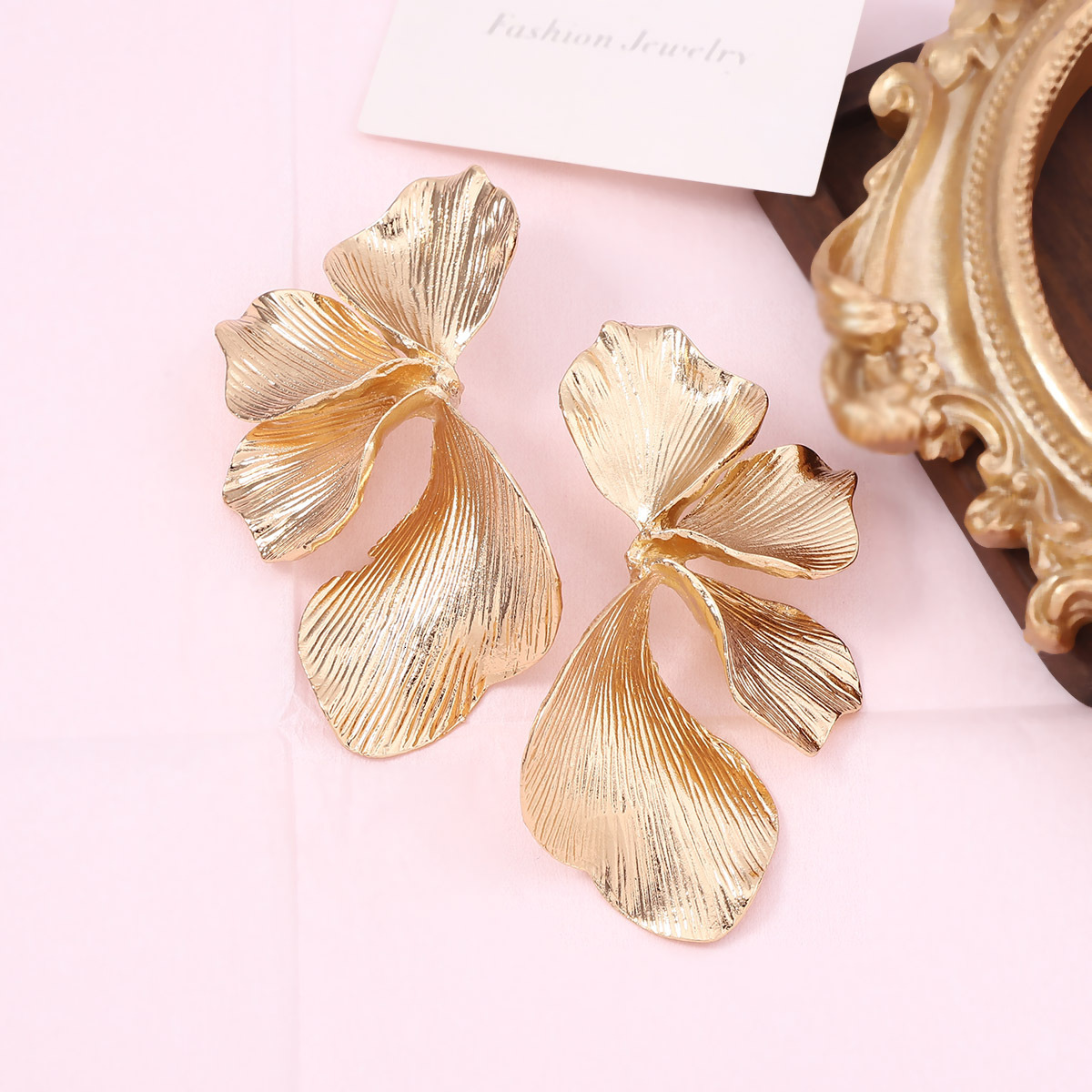Light Luxury Gold earrings High-End Design Liquid Multi-Layer Retro Texture Petal Earrings Niche Minimalist Style free shipping