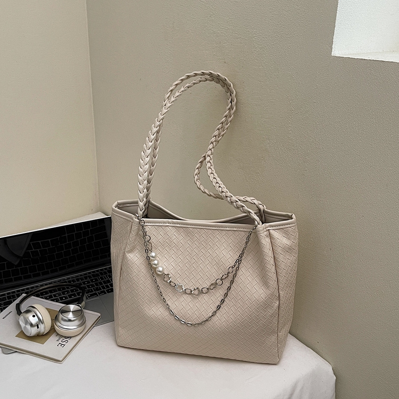 Ladies' fashionable mobile phone bag with large capacity function, new high-end versatile casual compact and simple shopping commuting shoulder b