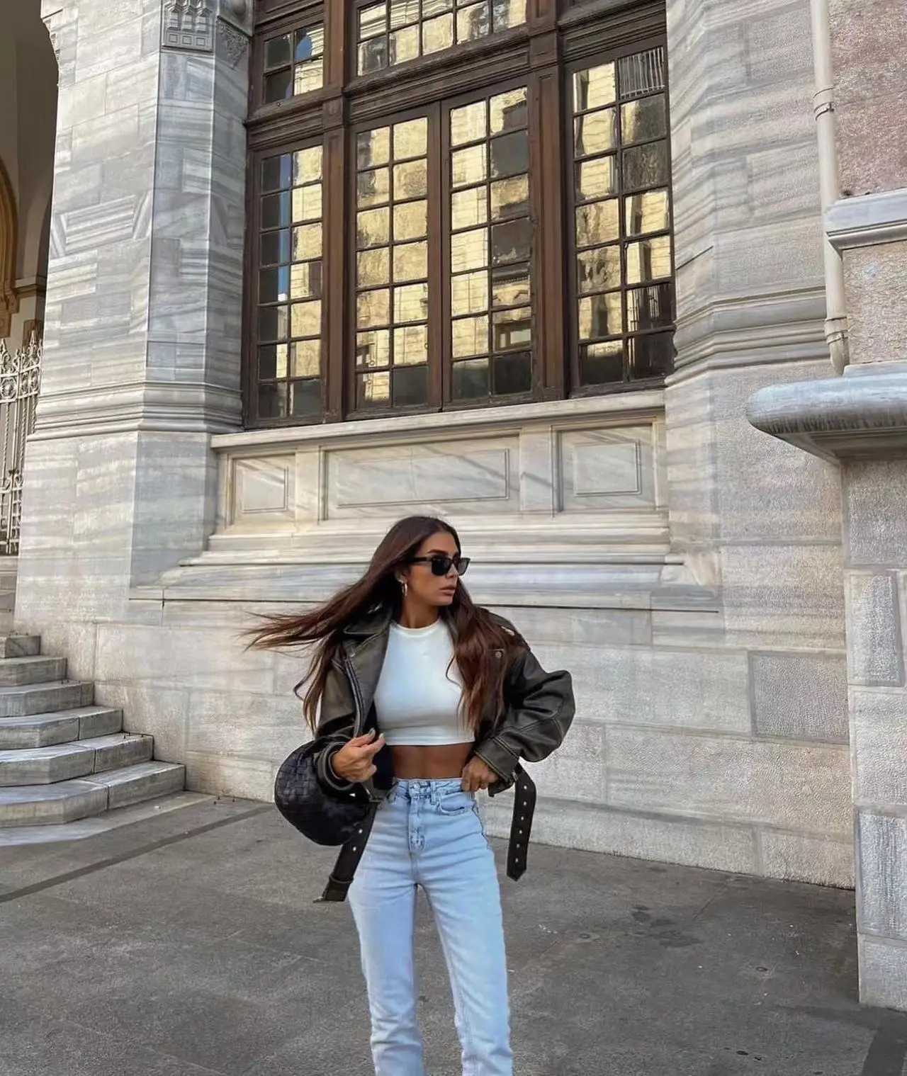 ZVRI 2025 Women Vintage Loose Pu Faux Leather Short Jacket with Belt Streetwear Female Zipper Retro Moto Biker Coat Outwear TopsT251017