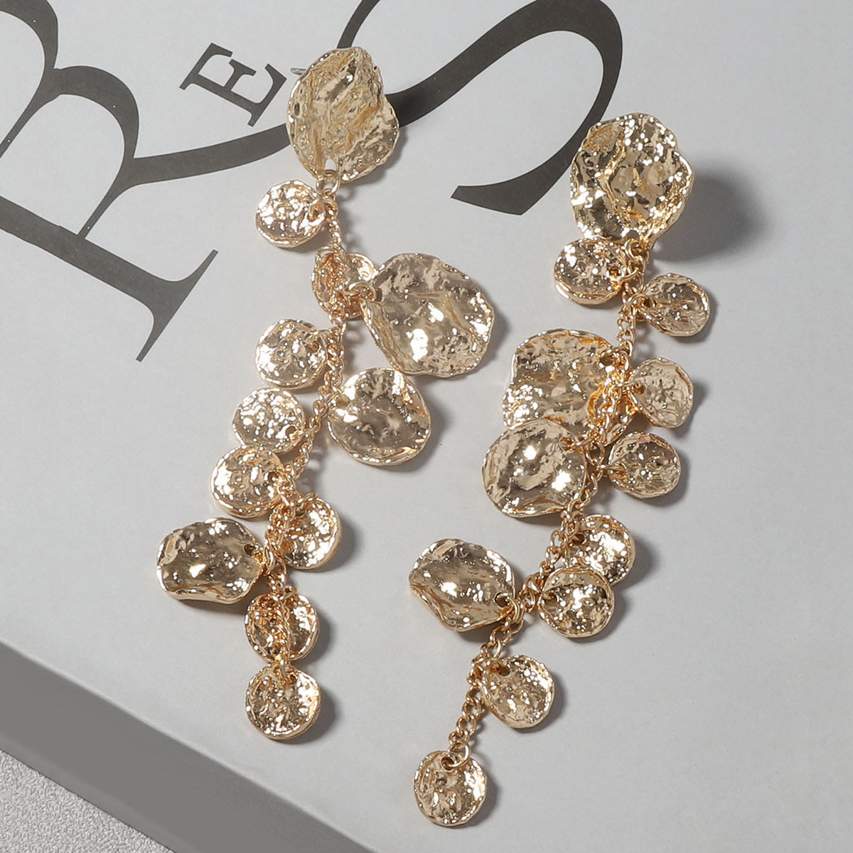 Personality Trend Retro gold earrings Minimalist Style Long Geometric Round luxury Style Earrings Women for Banquets free shipping