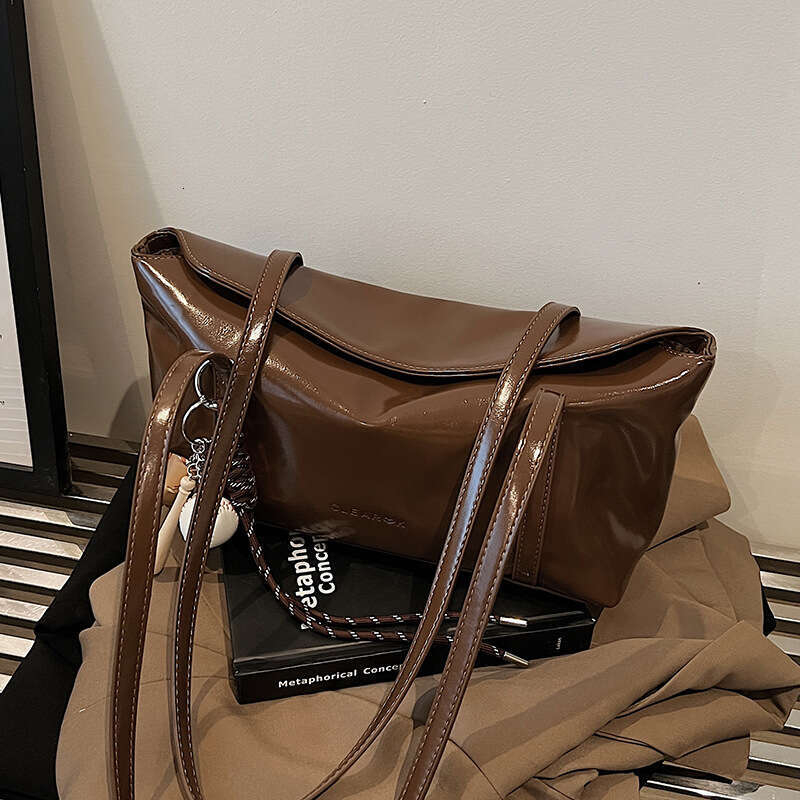High-end Designer Bags Large Capacity Brown for Women 2024 New Commuter Shoulder Autumn Winter Oil Leather Tote Bag