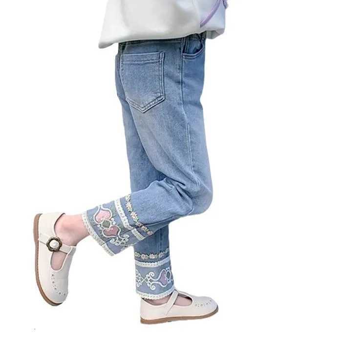 Toddler Kids Girls Jeans Autumn Flower Embroidery Children 48Y Girls Trouser Ins Mid Waist Little Versatile Straight Leg PantsT251017