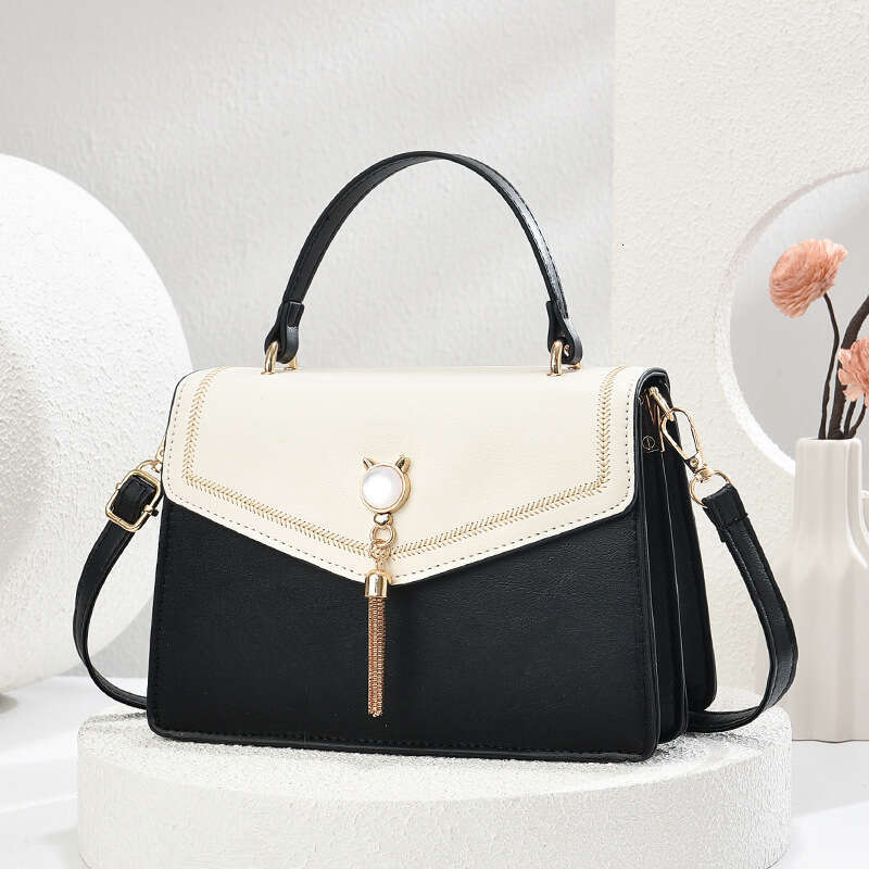 2025 New Summer Versatile Light Luxury Fashion Trendy Women's Shoulder Crossbody Three-Dimensional Handheld Small Square Bag