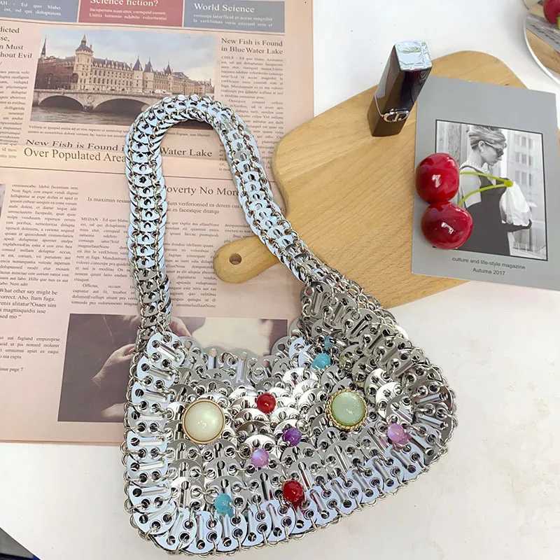 Metal Shiny Silver Sequin Metal Hollow Vintage Court Crystal Handheld Shoulder Bag Z251017