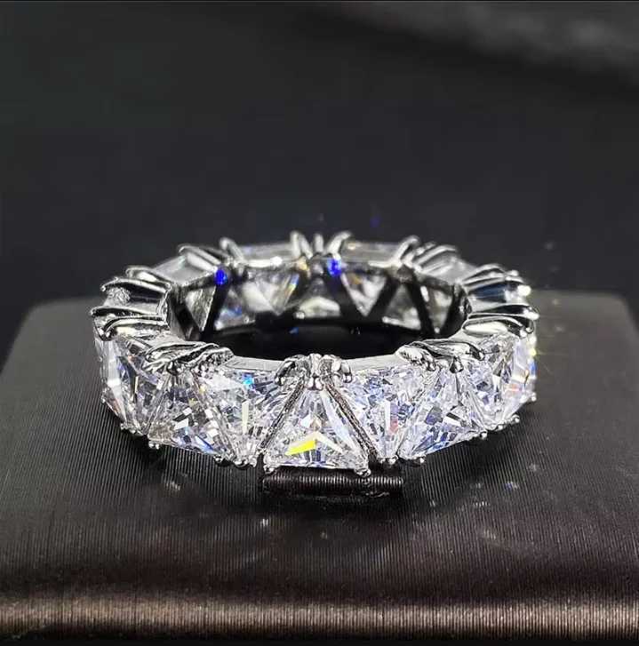 Luxury Triangle Silver Color Aesthetic Eternity Band Ring for Women Anniversary Gift Jewelry Wholesale R6505 Z251017
