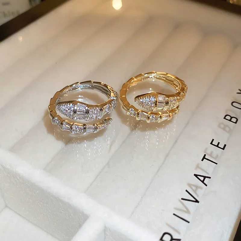 Versatile Fashion Trendy Snake Shaped Open Rings for Women Highend Zircon Stainless Steel Adjustable Rings Jewelry Accessories Z251017