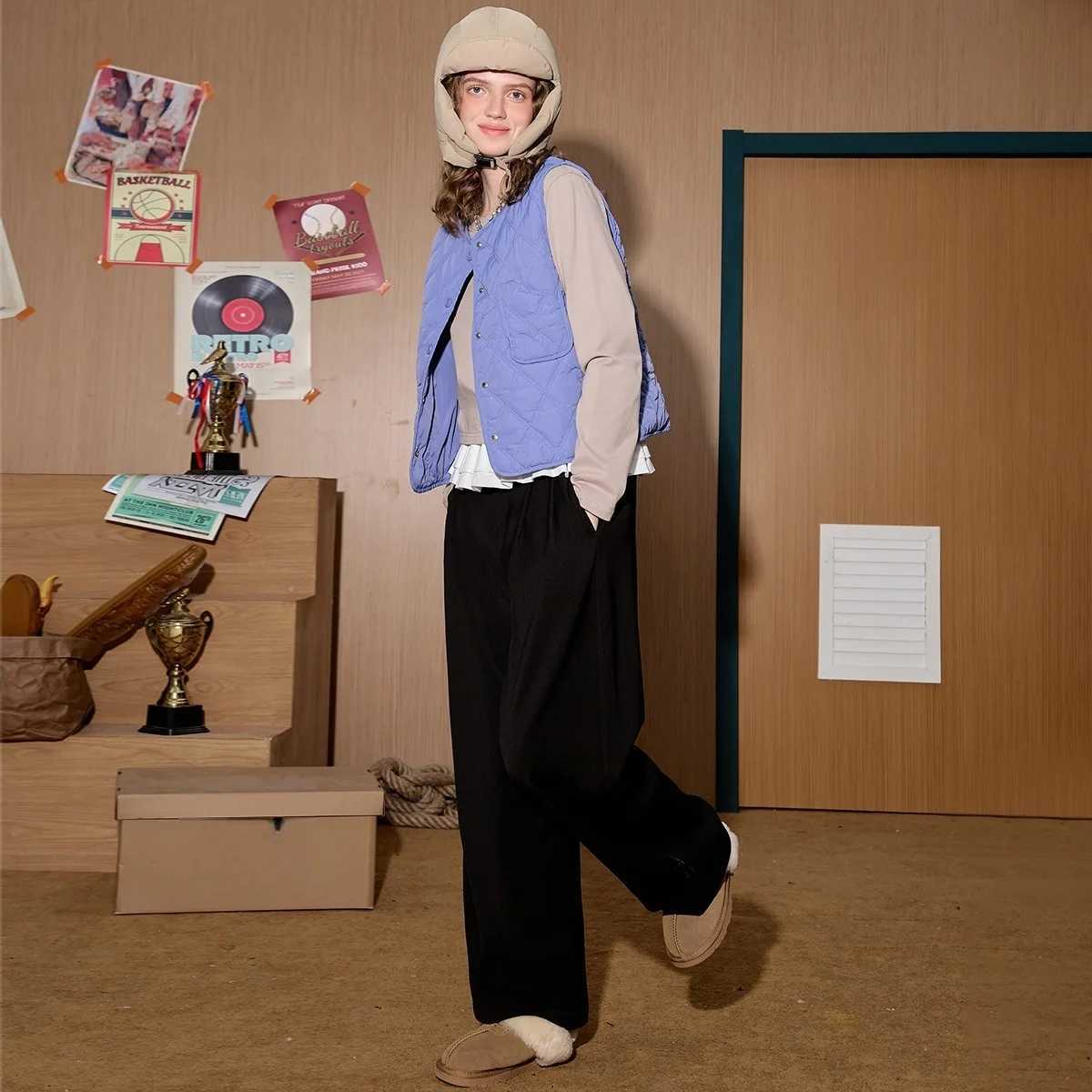 New Arrival 2025 Women Quilted Vest Short Padded Waistcoat Vintage Pattern Spring Layering Coat with Pocket Fashion W251016