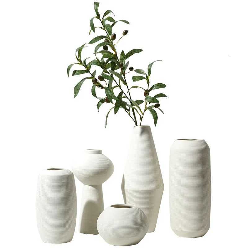 Modern Minimst Creative White Brushed Ceramic Vase Dried Flower Arrangement Vase Home Decoration Nordic Art Crafts Ornaments C251017