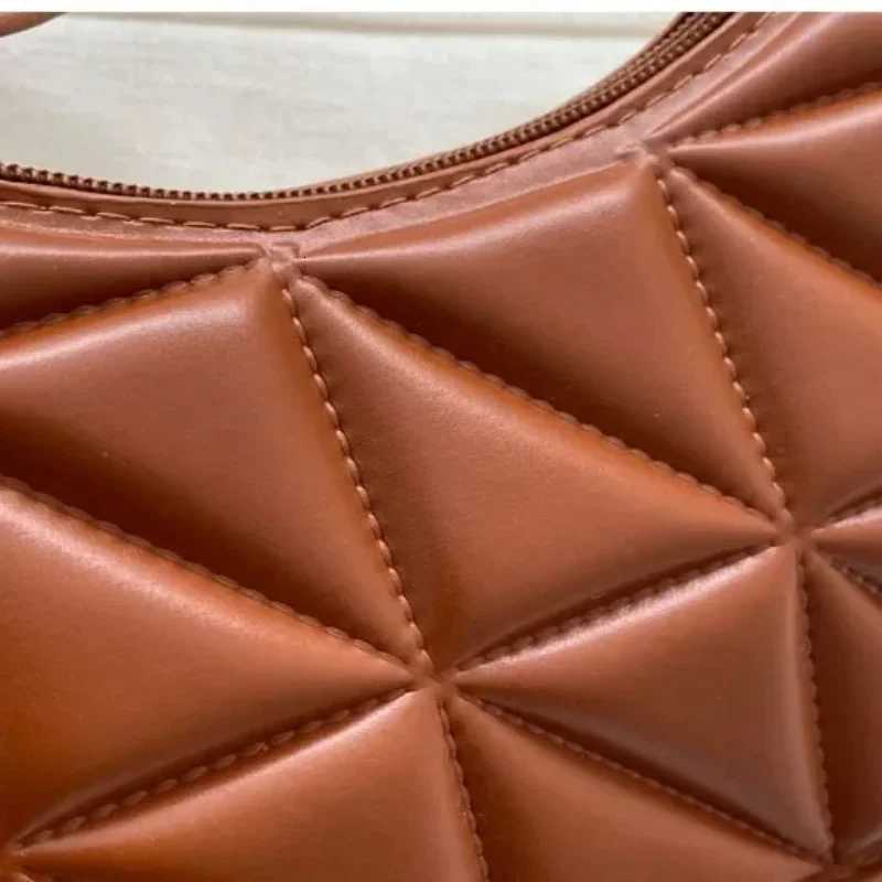 Solid Color Casual Wens Handbag Shoder Bag with Niche Design Fiable and Trendy Leather Crossbody Bag New1 D251017