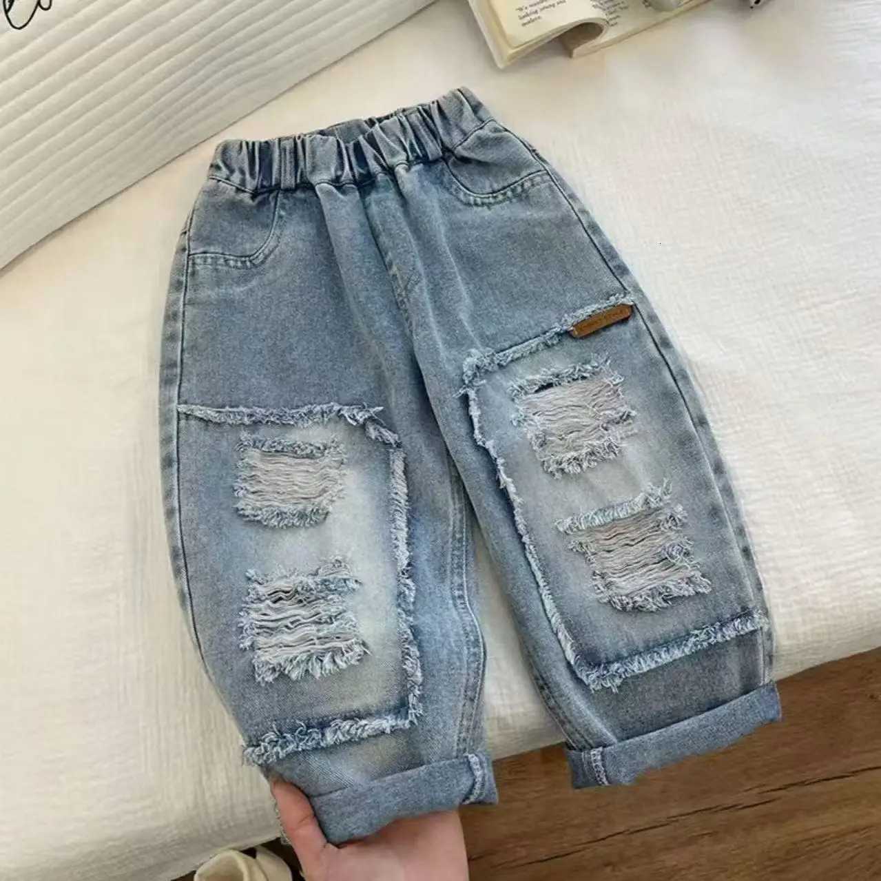 Boys Broken Hole Spring and Autumn Jeans 2025 New Style Childrens Western Style Casual Versatile Loose PantsT251017