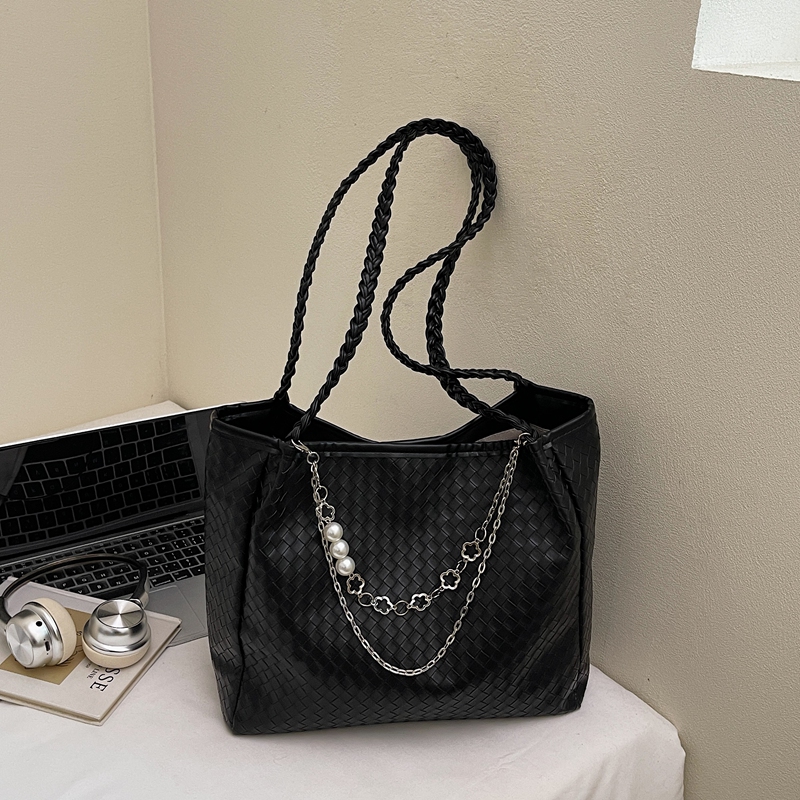 Ladies' fashionable mobile phone bag with large capacity function, new high-end versatile casual compact and simple shopping commuting shoulder b