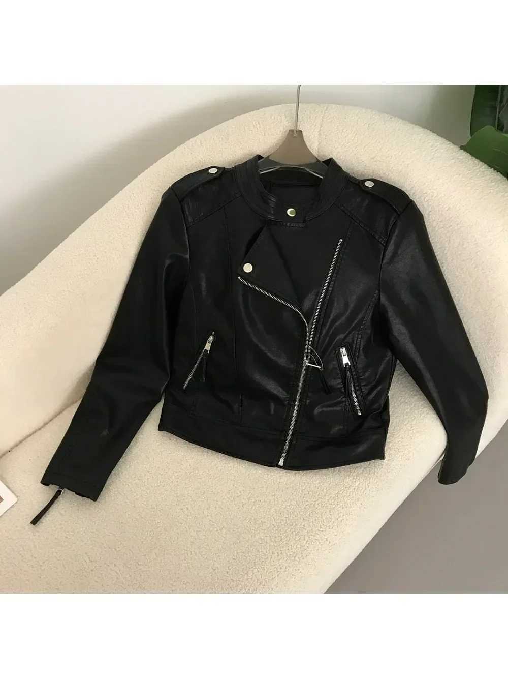 Ladys PU Leather Coat Trend Stand Collar Slim Zipper Simple Cropped Leather Jacket for Women Spring Autumn Motorcycle JacketsT251017
