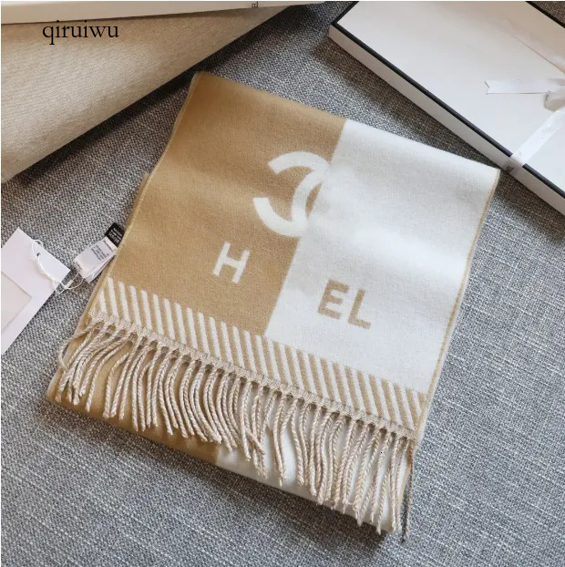 Panda Scarf for woman Designer Scarf men designer Shawl Knitting Warm Fashion Trend Two Sides Pure Color Temperament Travel Gift Long Pashmina Tassel