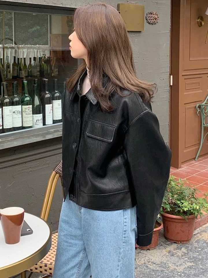 Zoki Streetwear Biker Pu Jacket Women Vintage Long Sleeve Faux Fur Moto Coat Korean Fashion Harajuku Casual Loose Bf JacketsT251017