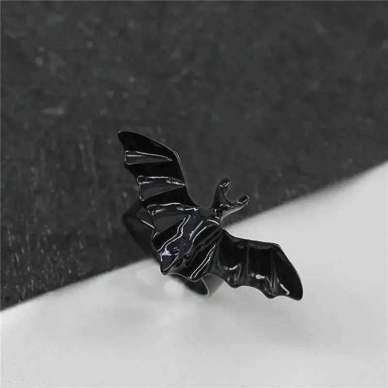Gothic Black Bat Ring Punk Flying Bat Metal Adjustable Women Jewelry Hot Festival Cosplay Gift Boys Girls Halloween Accessories Z251017