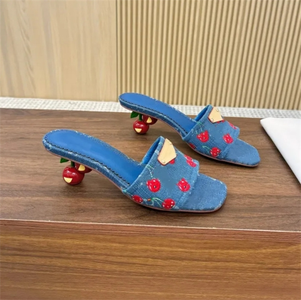 Luxury Designer sandals denim canvas heels low heel slides embroidered cherry printed women summer slipper Low Heels Beach slippers 35-42