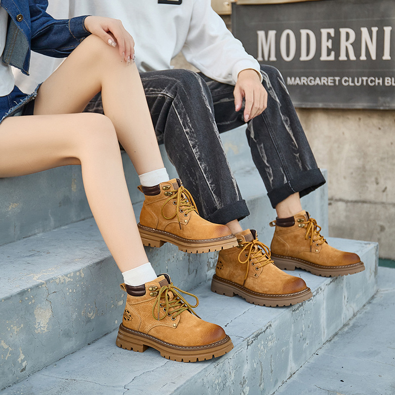 Designer's genuine leather yellow boots for autumn and winter 2025 new men's shoes, British style short boots, thick soled Martin boots, wom