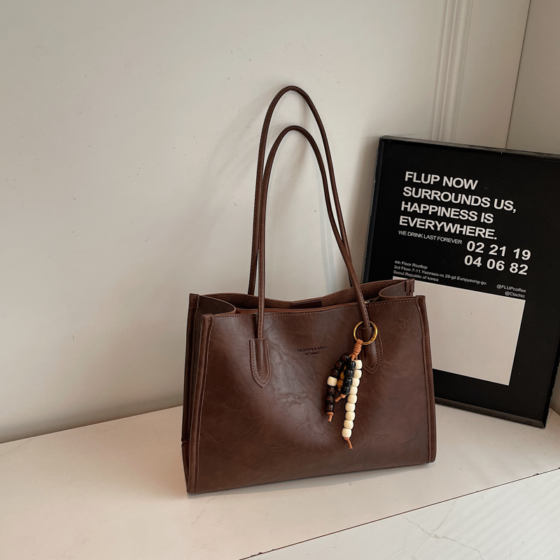 Spring women's fashionable and compact mobile phone bag with large capacity function, new high-end versatile casual and simple shopping commuting