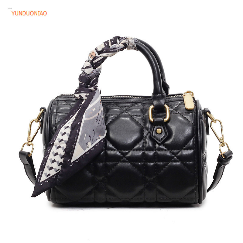 Autumn and winter new designer bag luxury handbag new women's shoulder bag versatile commuting bag fashionable Boston bag women's shoulder b