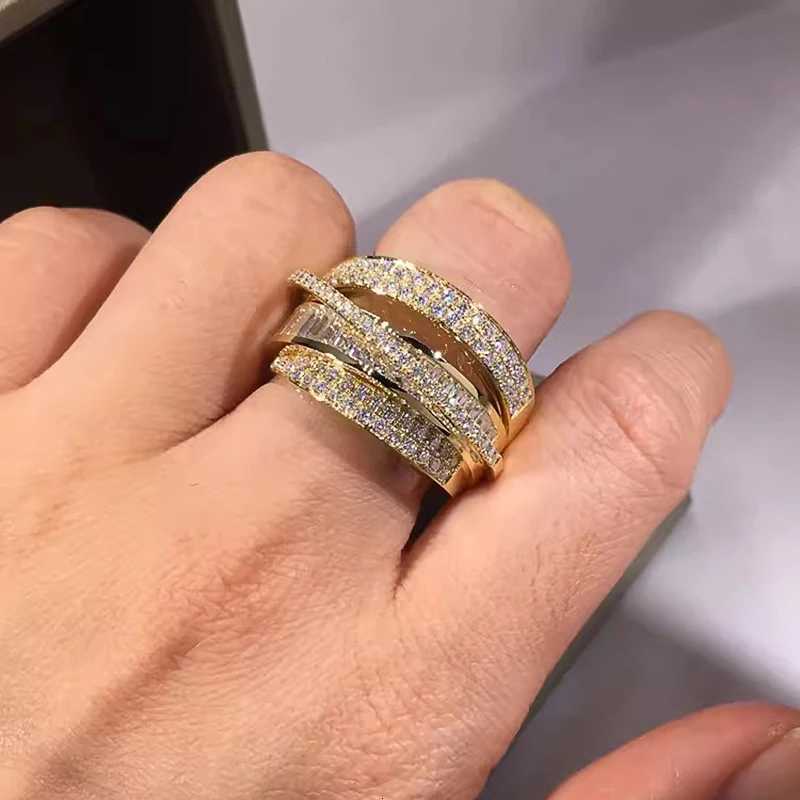 Huitan Gorgeous Gold Color Wide Opening Ring Female Luxury Bright Zirconia Finger Adjustable Accessories Fashion Party Jewelry Z251017