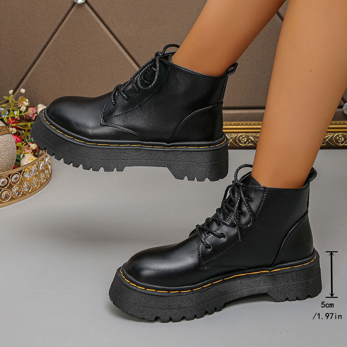 Stylish Womens Cotton Canvas Ankle Highs: Practical Yet Fashionable Winter Accoutrement