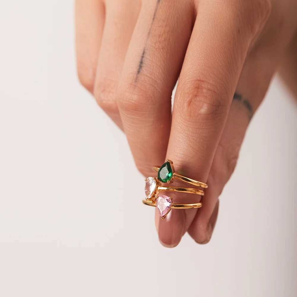 Uworld Stainless Steel Delicate Bling Heart Cubic Zirconia Fashion Shiny Ring for Women High Quality Temperament Premium JewelryW251017