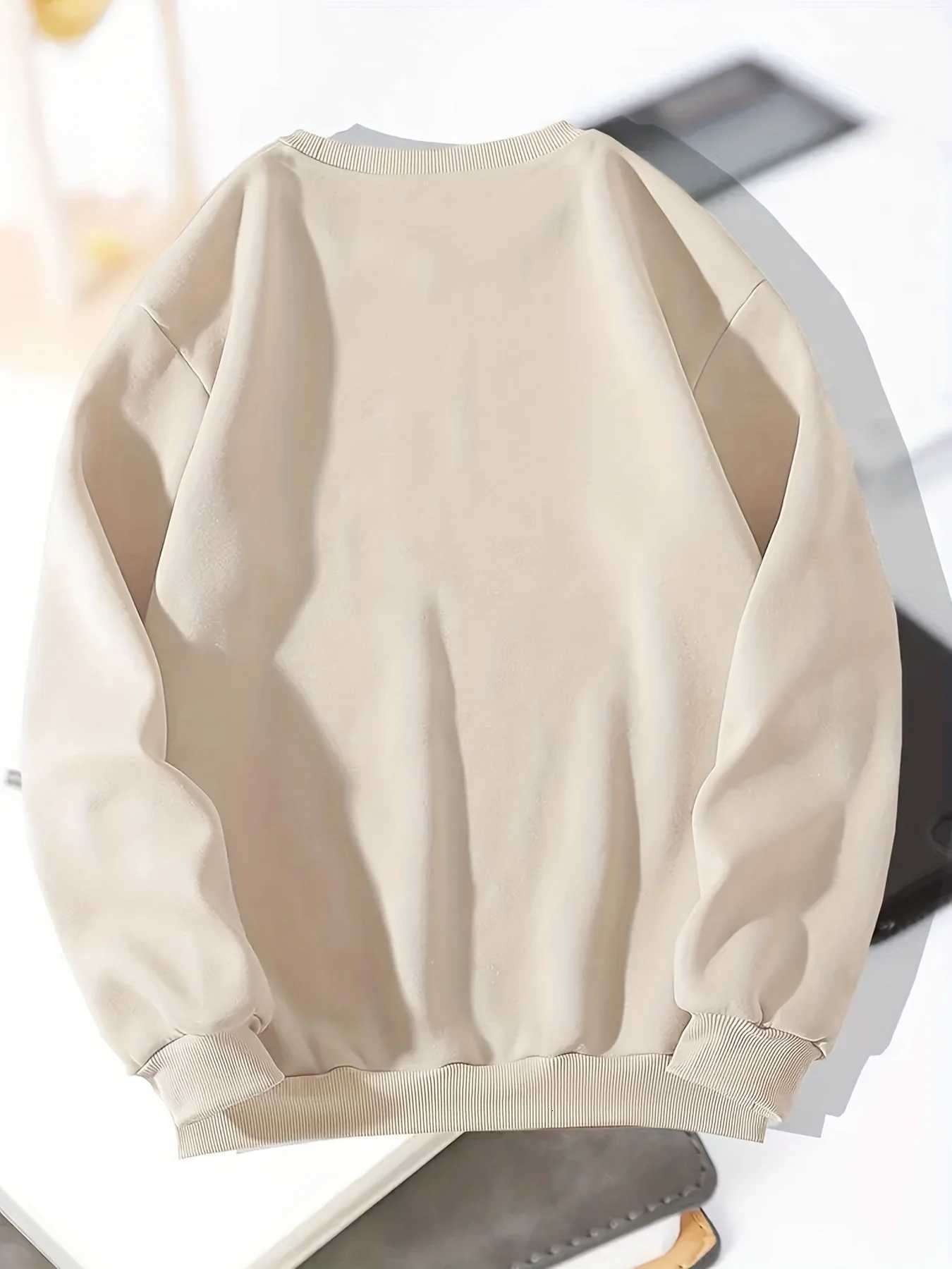 Mens autumn and winter fashionable casual loose Paris letter graphic printed long sleeved round neck sweatshirt Z251017