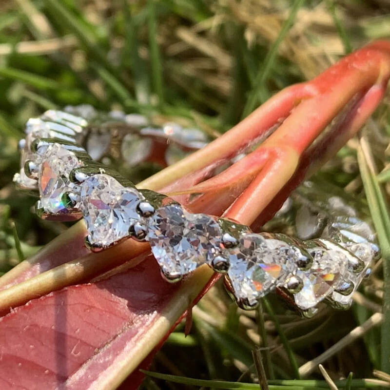 Rulalei Drop Shipping Simple Fashion Jewelry Sterling Sier Pear Cut Stack White Topaz CZ Dia Promise Women Wedding Bridal Ring Set