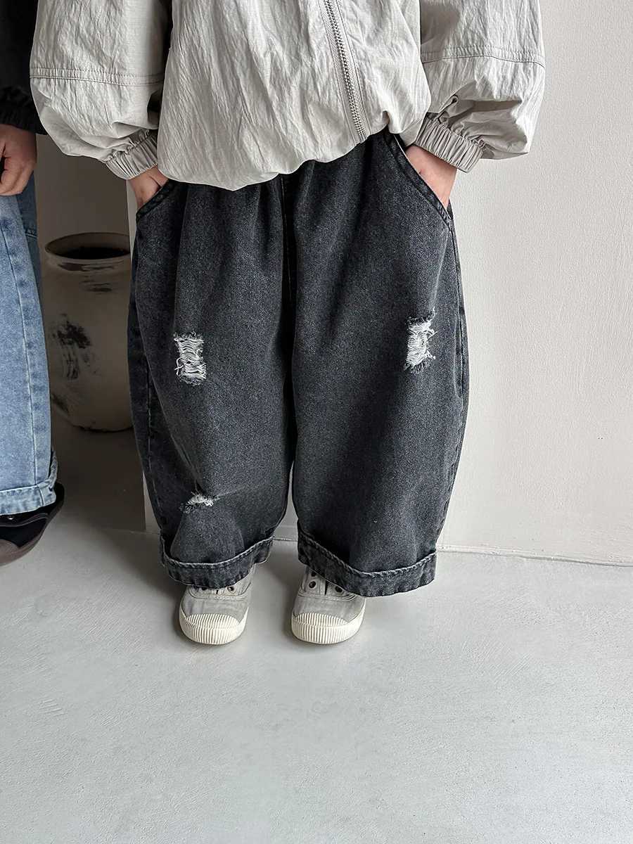 New Autumn Kids Straight Pants Trendy Style Boys Ripped Jeans Korean Loose Childrens Trousers Girls Denim Wide Leg PantsT251017