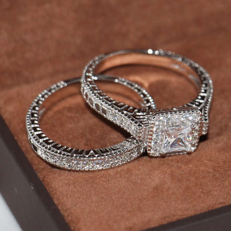 Wholesale Professional Vintage Fashion Jewelry 10KT Gold Filled Princess Cut White Topaz Gemstones Women Wedding Bridal Ring Set Gift