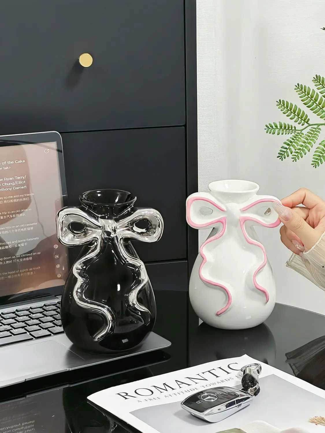 Ins Bow Knot Vase for Home Living Room Entrance Decoration High Beauty Score Creative Ceramic Flower Pot Desktop Decorative Item C251017