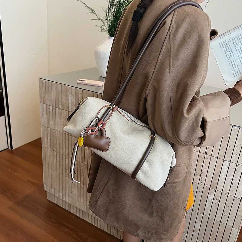 2025 Autumn Winter New Armpit Bags for Wen Stylish Design Exquisite Faux Suede Square Shoder Bags Solid Zipper Persality1 D251017
