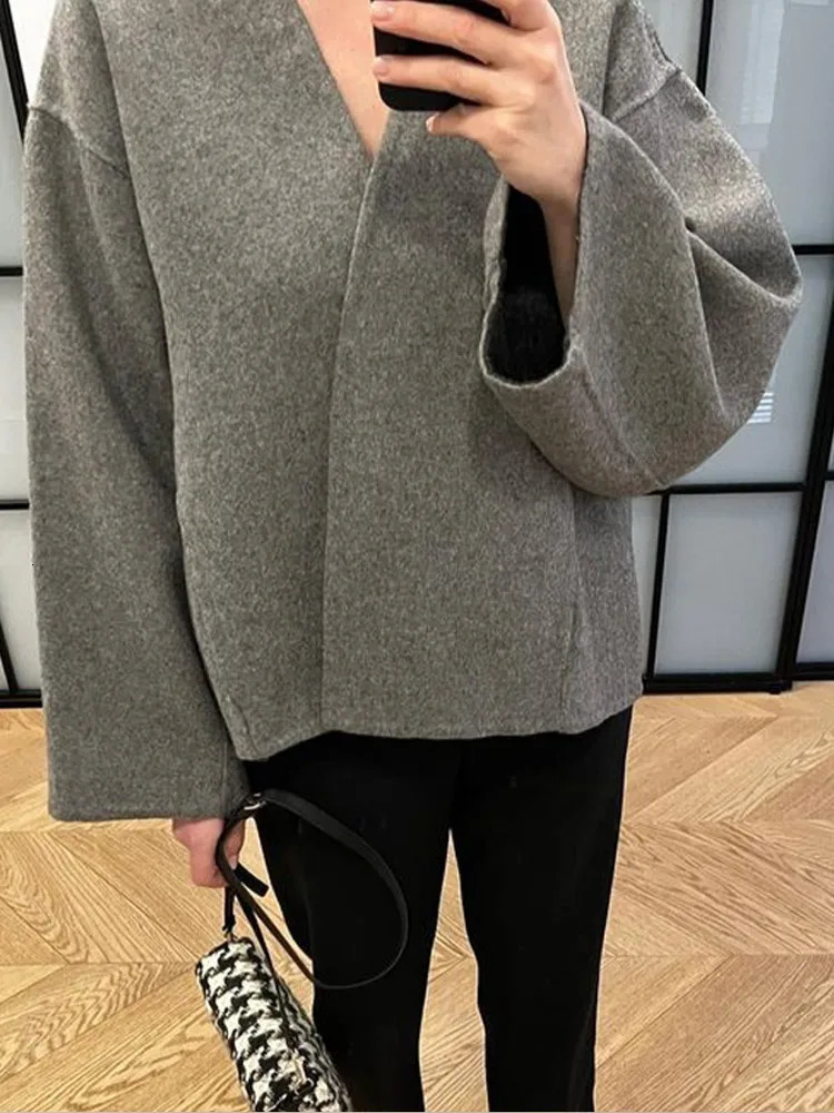 Casual Single Button Woolen Coat Women 2025 Long Sleeve Loose Short Autumn Winter Coat Female Elegant Grey Chic Vneck Coats 251013