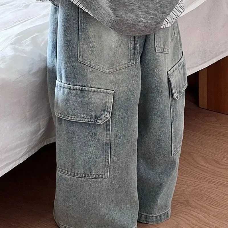 Korean Childrens Jeans Loose Straight Pants Wide Leg Cargo Pants for Boys Girls New Spring Autumn Kids Denim Pocket TrousersT251017