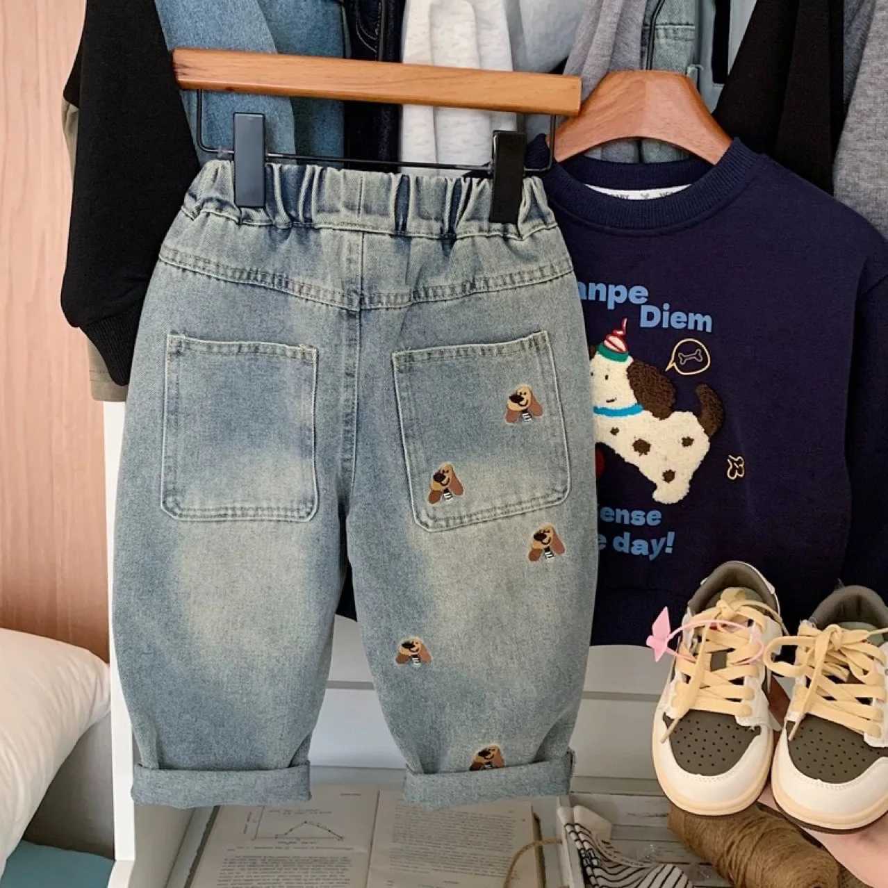 Spring Autumn 2025 Boys Girls New Cartoonembroidered Light Blue Casual Radish Jeans Childen Harem TrousersT251017