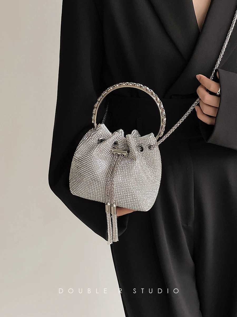 Diamond Tassel Evening Clutch Bag Women Luxury Designer Chain Metal Ring Handle Shiny Crystal Bucket Purse Bridal Wedding Party Z251017